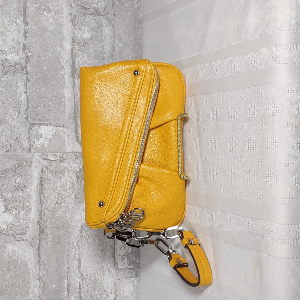 🤑3/$18 Marigold Yellow Pebbled Faux Leather Wristlet